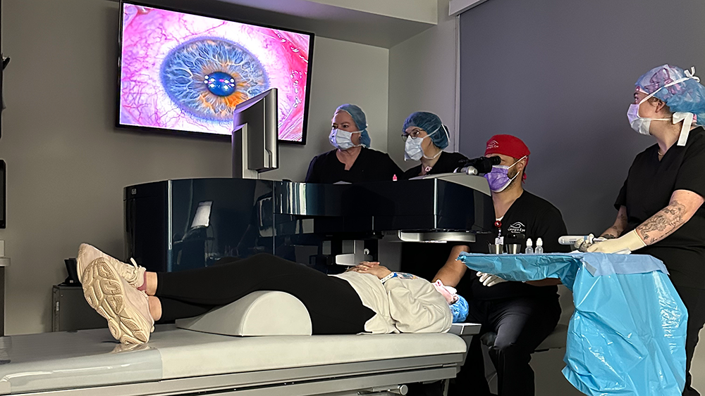 Dr. Centrael Evans Performing eye surgery - Georgia Eye Clinic